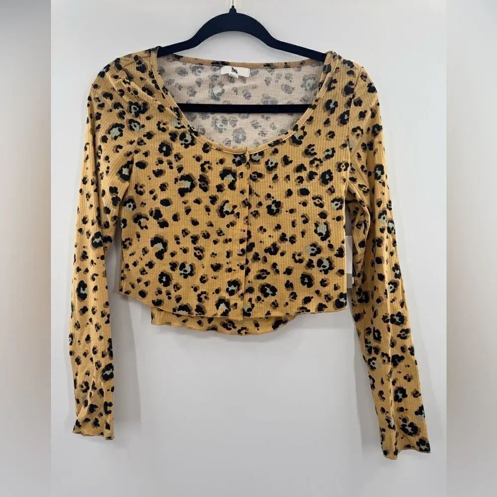 3/$20 BP Animal Print 2 pc. Crop Button Down Top w/ Tank size Small NWOT